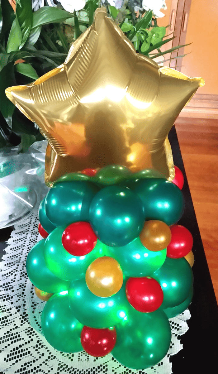 Christmas Tree Small Balloon Arrangement