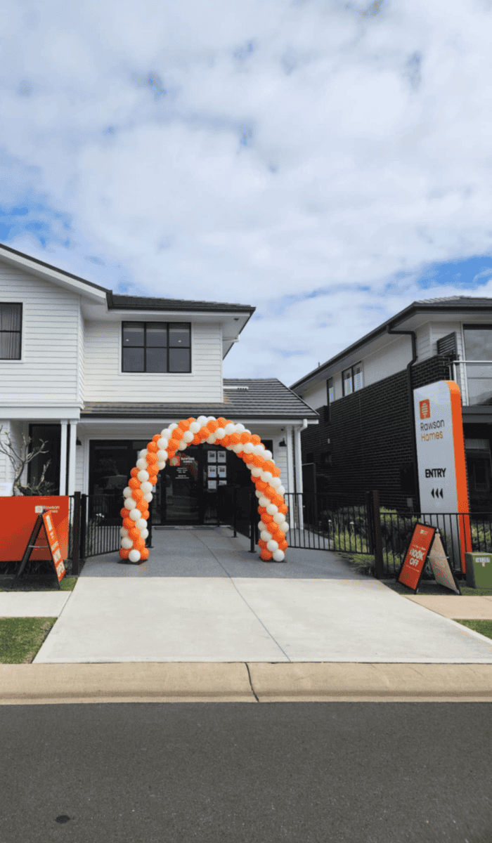 classic garland balloon arch spiral