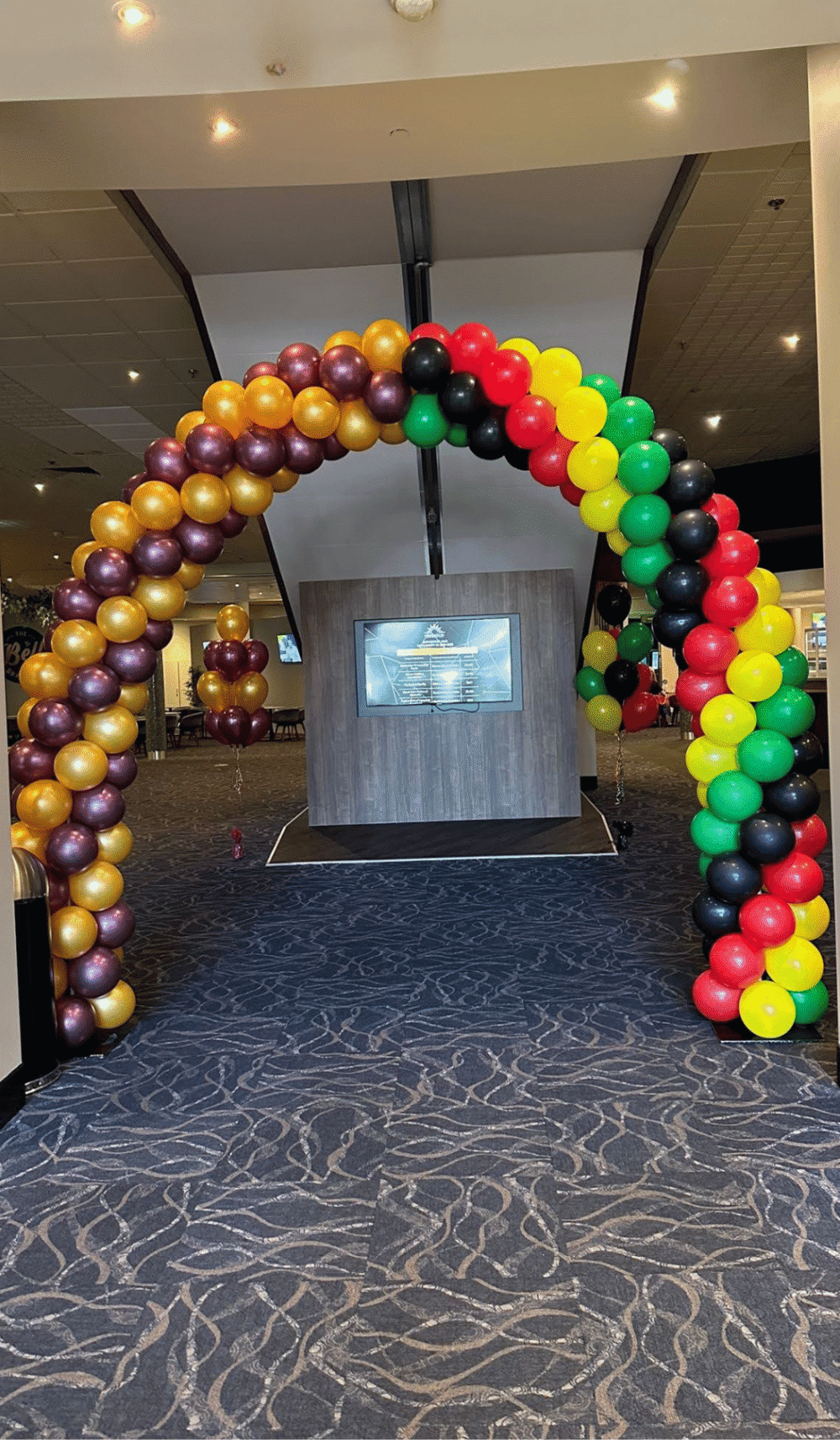 Grand Final Spiral Garland Classic Balloon Arch