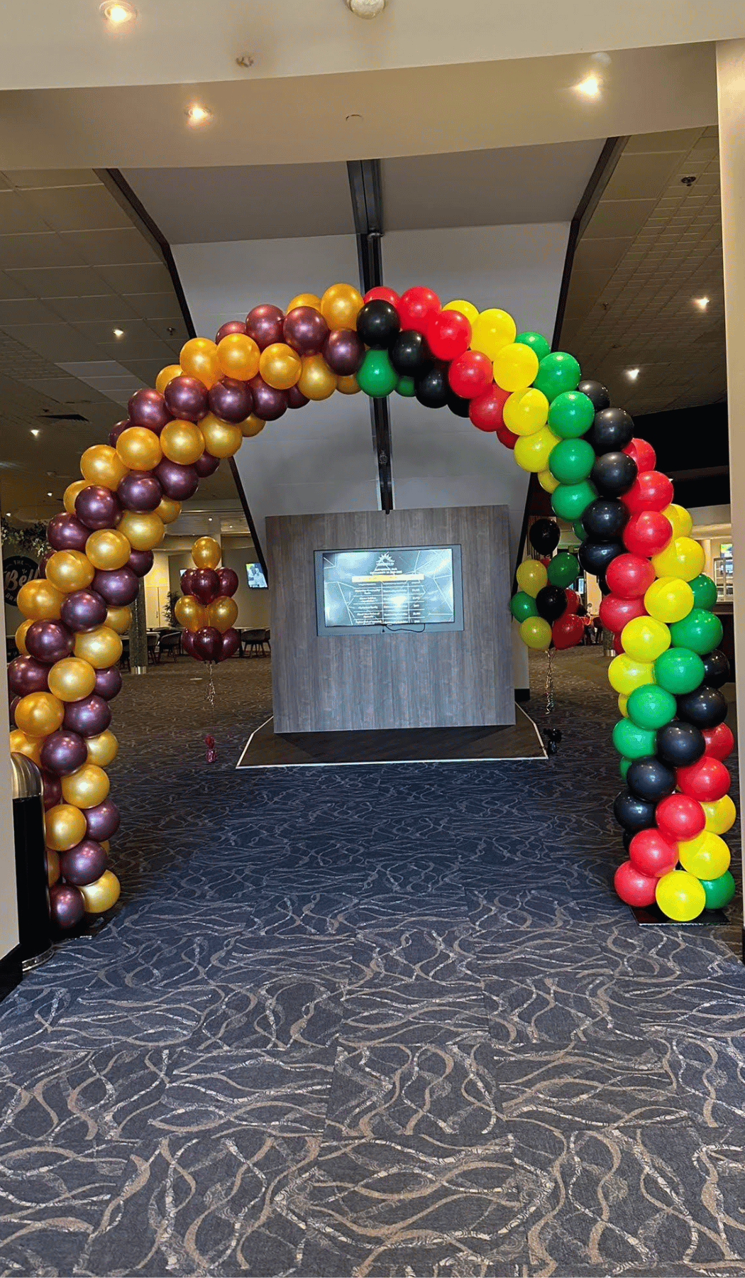 Grand Final Spiral Garland Classic Balloon Arch