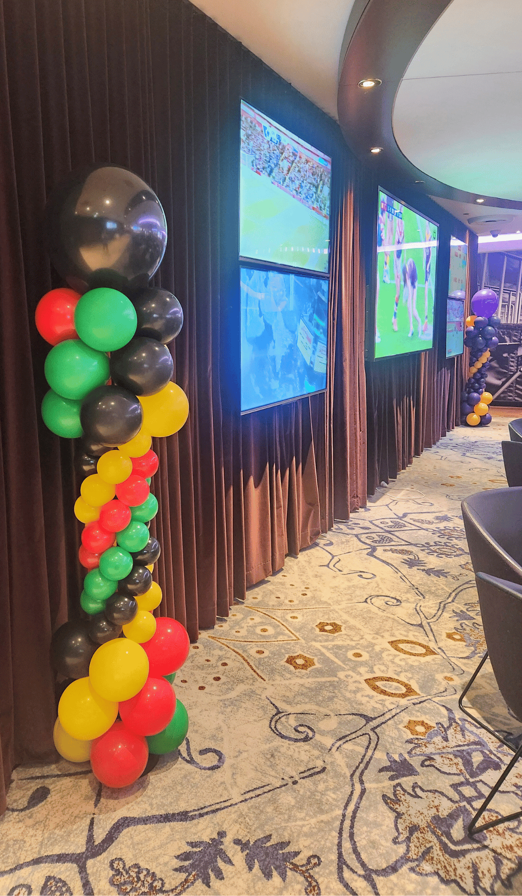 Tapered Balloon Columns 45cm jumbo latex balloon topper