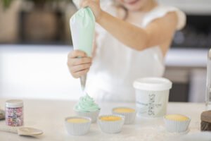 Cupcake decorating