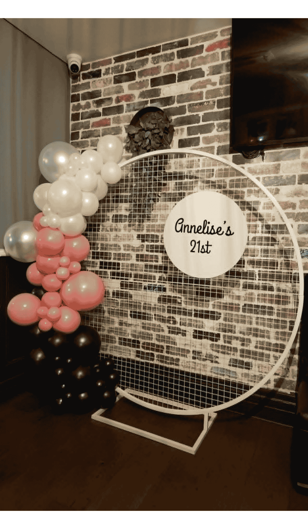 Mesh Hoop Backdrop & Garland Package - Image 2